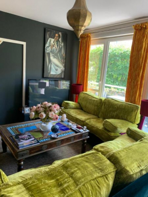 CHAMBRE DANS UN APPARTEMENT PLEIN DE CHARME et ÉLÉGANCE